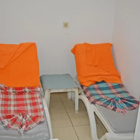 Clover Magic Nova Готель *