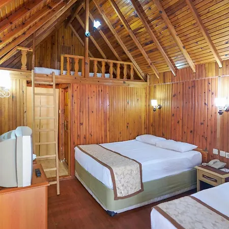 Clover Magic Nova Готель