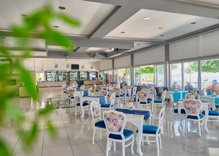 Clover Magic Nova Hotel