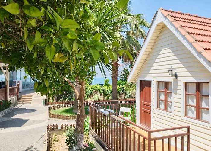 Clover Magic Nova Hotel *